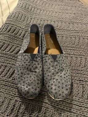 Toms Blue Polka Dot Slip-Ons (sz 7)
